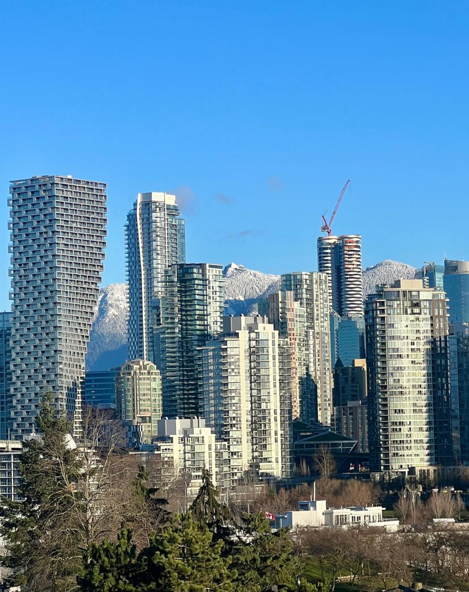 Charming Heritage Home With Mountain And City Views Vancouver Bagian luar foto