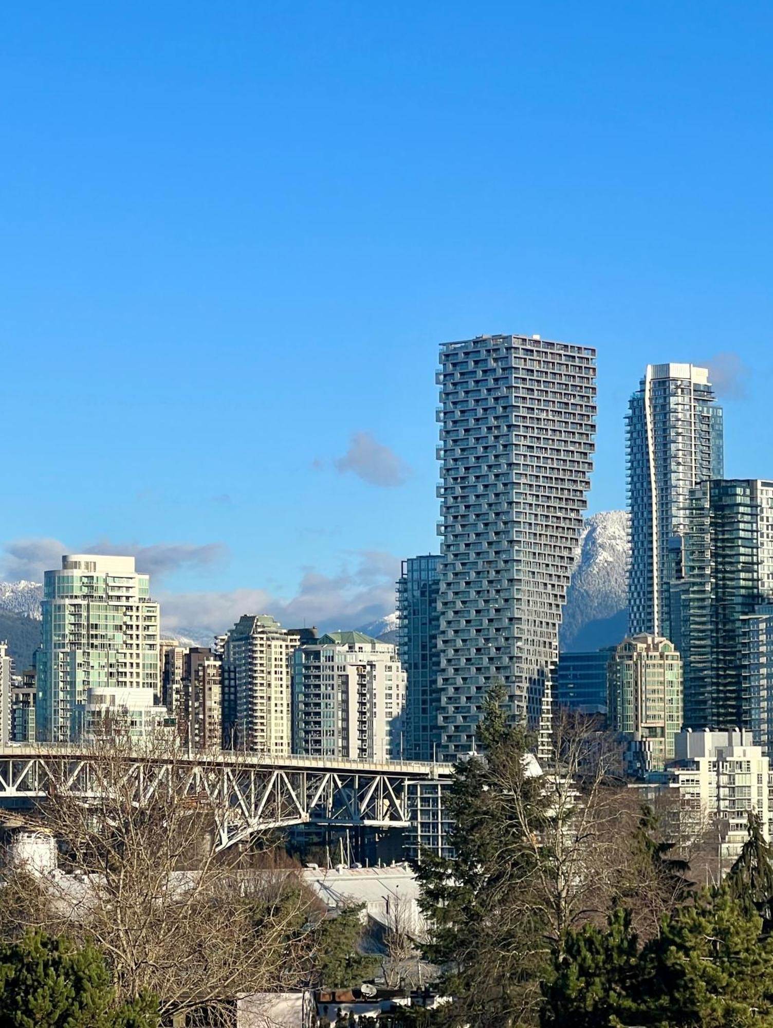 Charming Heritage Home With Mountain And City Views Vancouver Bagian luar foto
