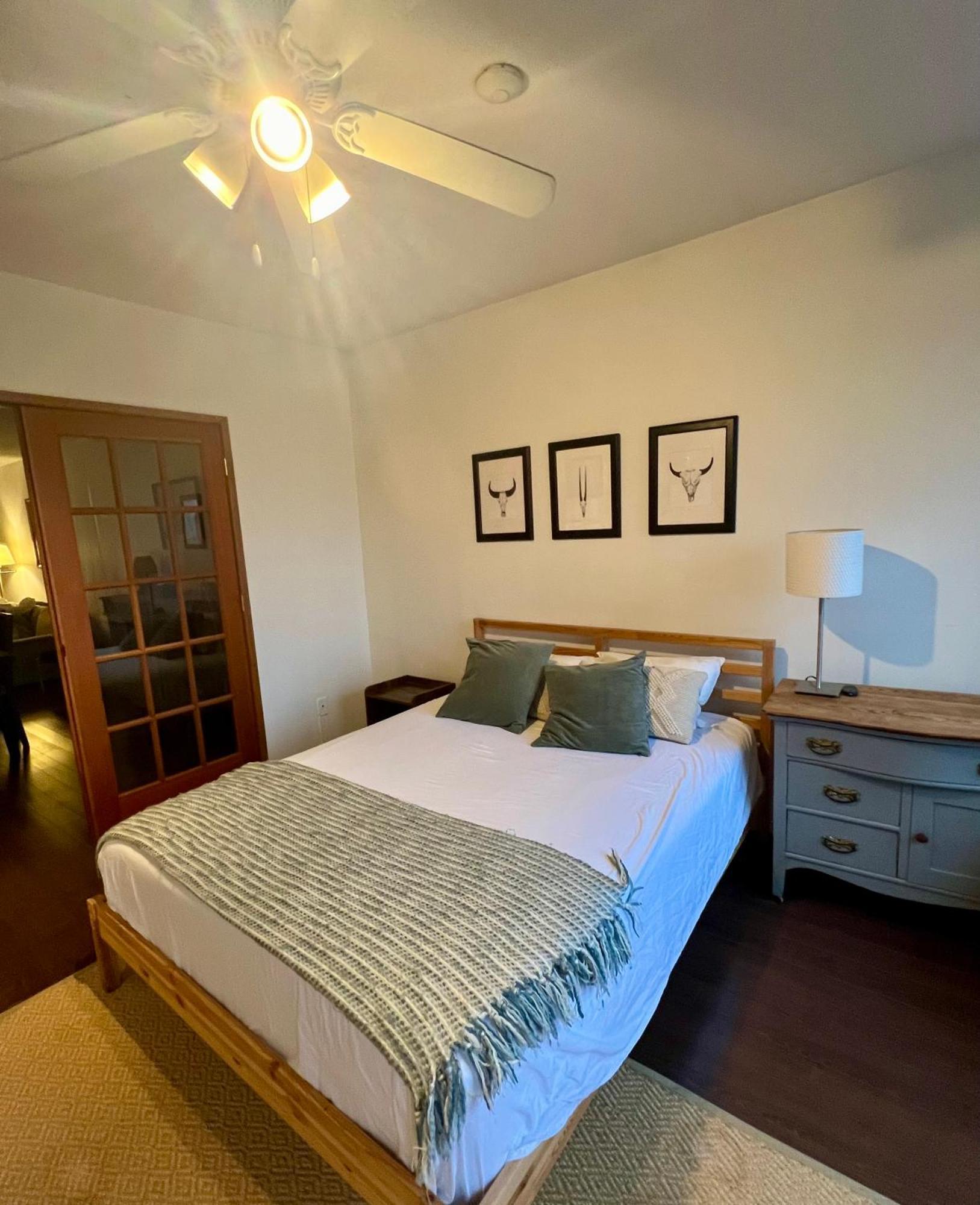 Charming Heritage Home With Mountain And City Views Vancouver Bagian luar foto